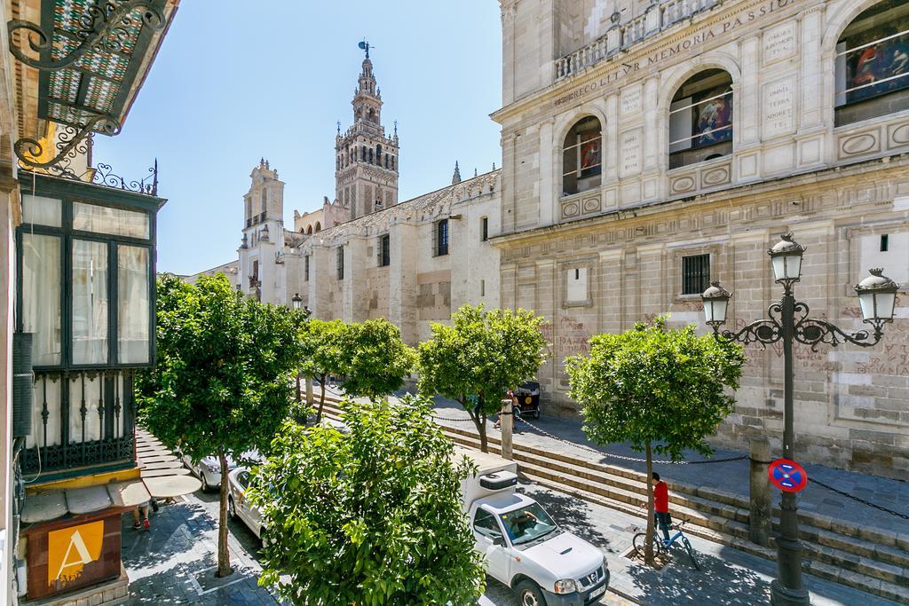 סביליה Apartamento Living By Cathedral מראה חיצוני תמונה