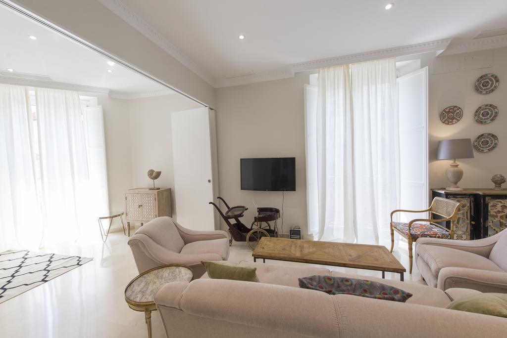 סביליה Apartamento Living By Cathedral מראה חיצוני תמונה