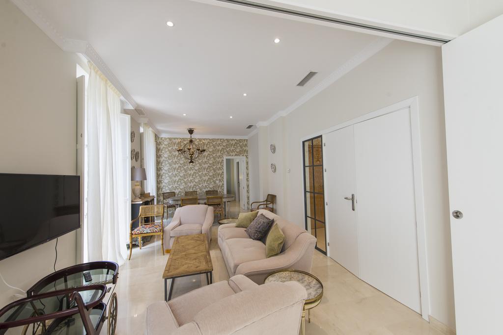 סביליה Apartamento Living By Cathedral מראה חיצוני תמונה