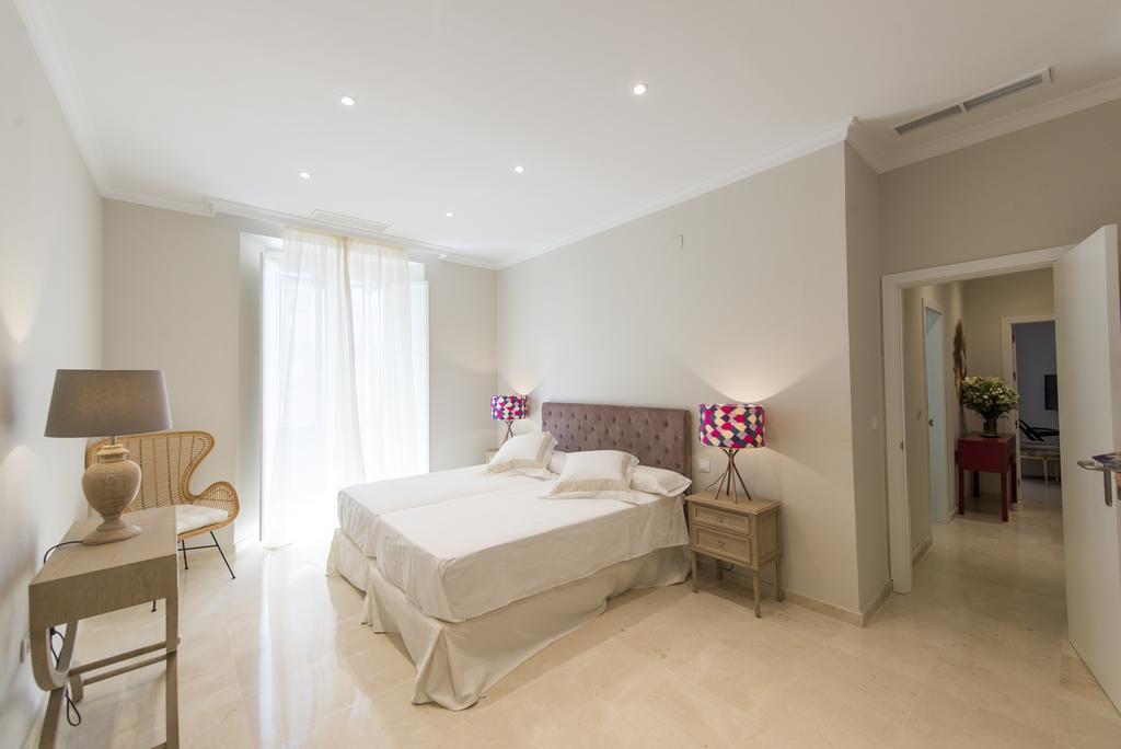 סביליה Apartamento Living By Cathedral מראה חיצוני תמונה