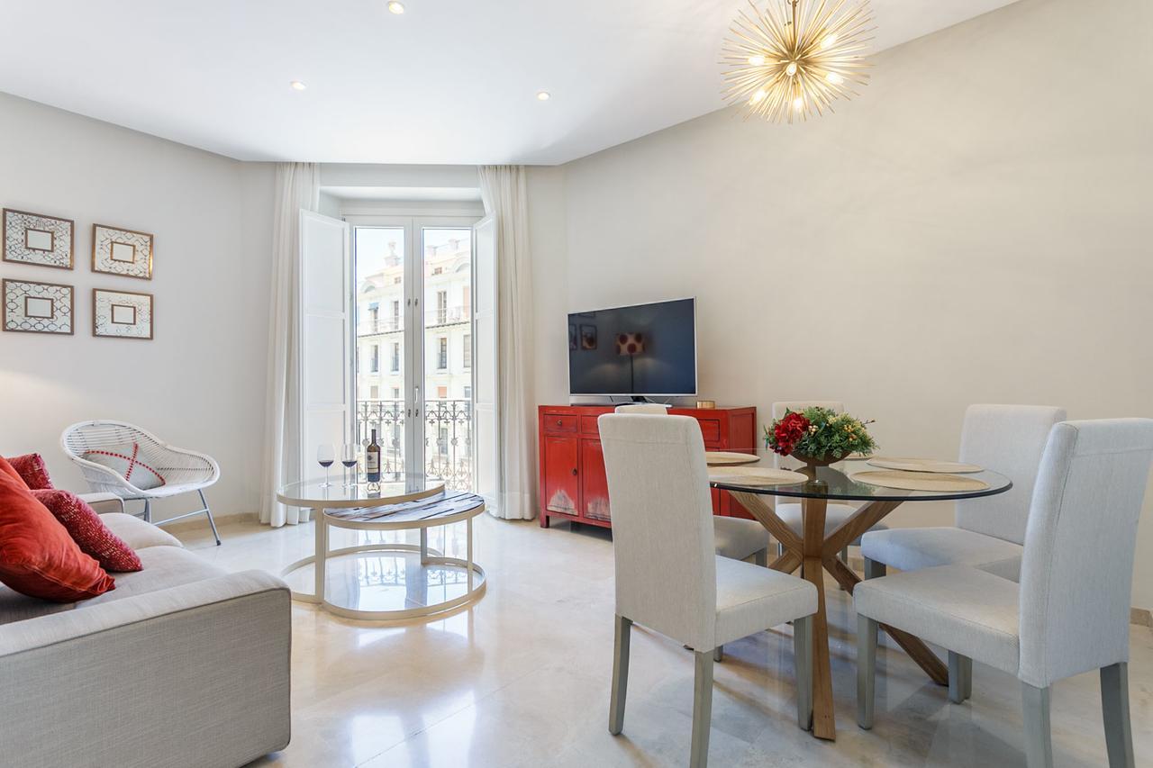 סביליה Apartamento Living By Cathedral מראה חיצוני תמונה